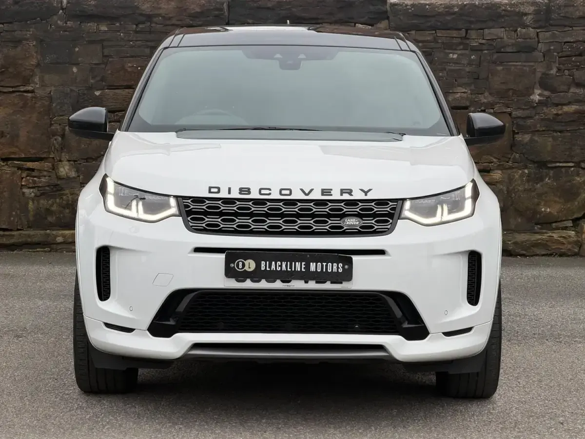Used Land Rover Discovery 5 SE Dynamic 2019 White SUV