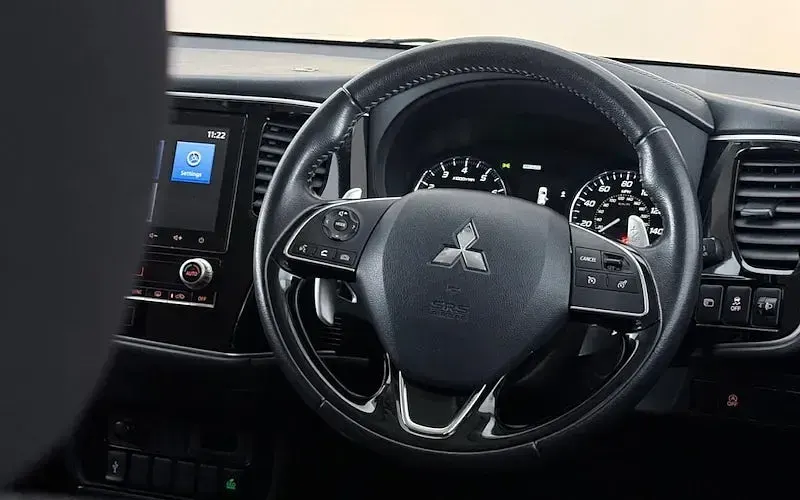 Used Mitsubishi Outlander 150 HP (110 kW) 2019 Black SUV