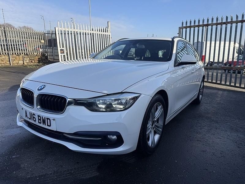 Used BMW 318 Sport Line 2016 Alpine white Estate