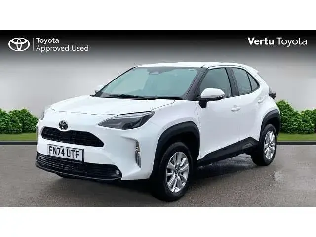 Used Toyota Yaris Cross 113 HP (83 kW) 2024 White SUV