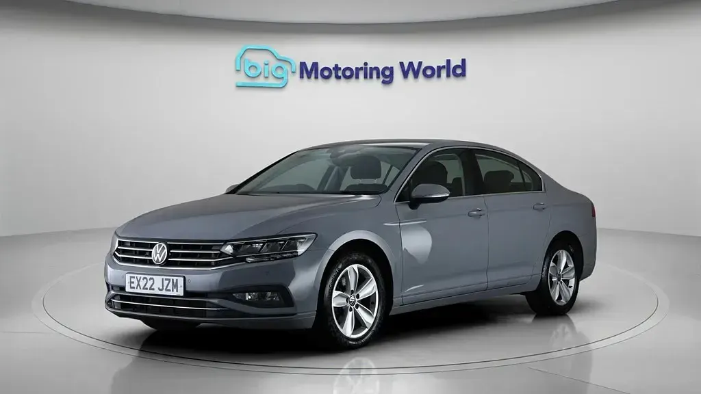 Usado VW Passat SE 150 HP (110 kW) 2022 Cinzento Carrinha