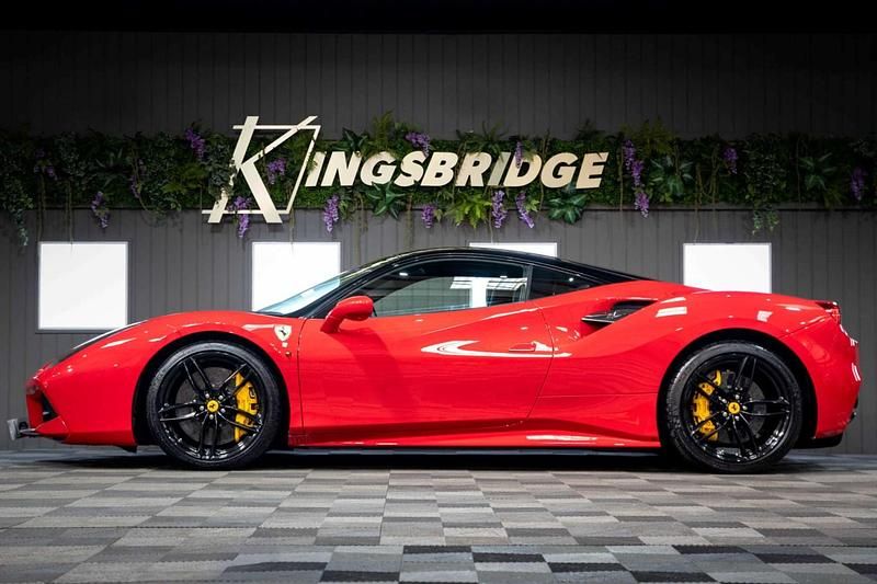 Used Ferrari 488 670 HP (492 kW) 2017 Red Coupe