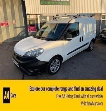White Used 2015 Fiat Doblò MPV | £4,750 (Good price) - Image 1/3