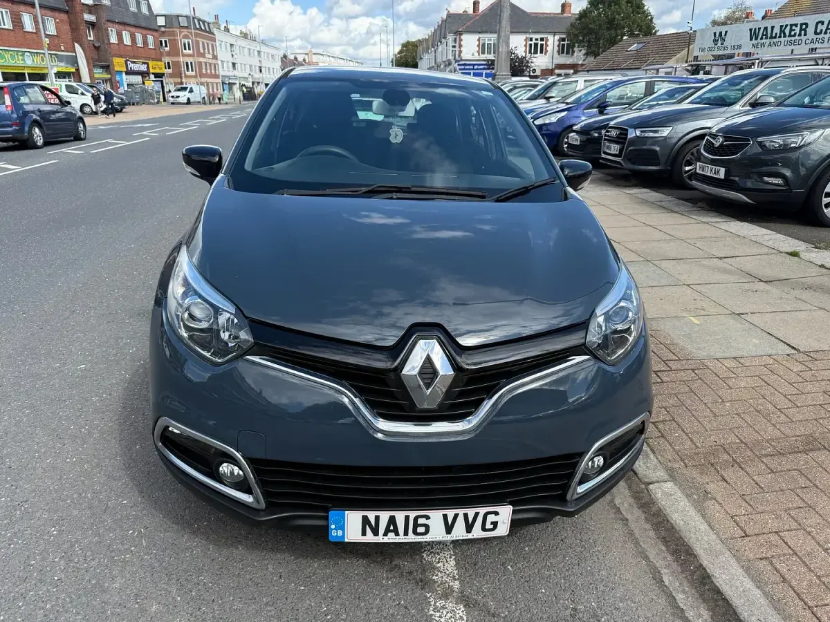 Used Renault Captur Expression+ 90 HP (66 kW) 2016 Blue SUV