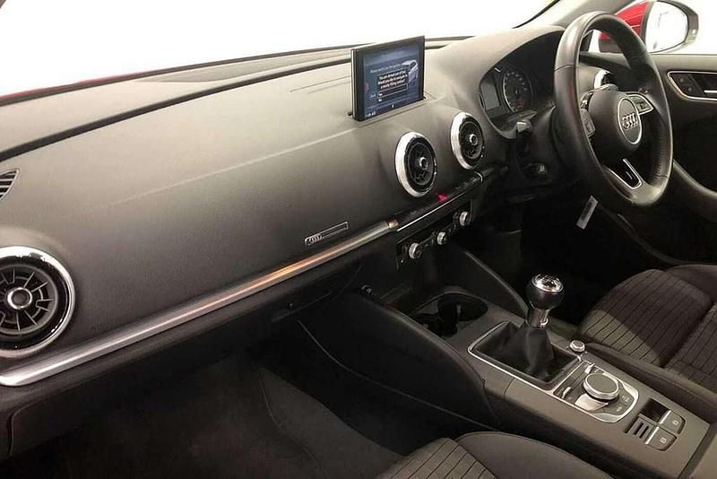 Used Audi A3 Sport 150 HP (110 kW) 2018 Red Sedan