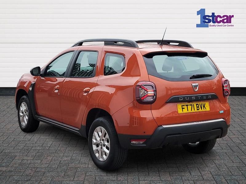 Used Dacia Duster Comfort 100 HP (73 kW) 2022 Orange SUV