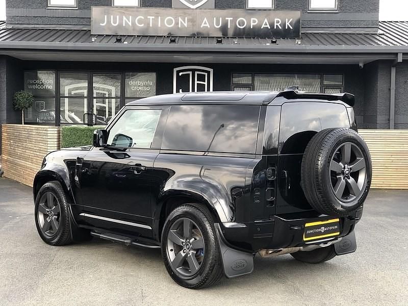 Usado Land Rover Defender SE Dynamic 2025 Preto SUV