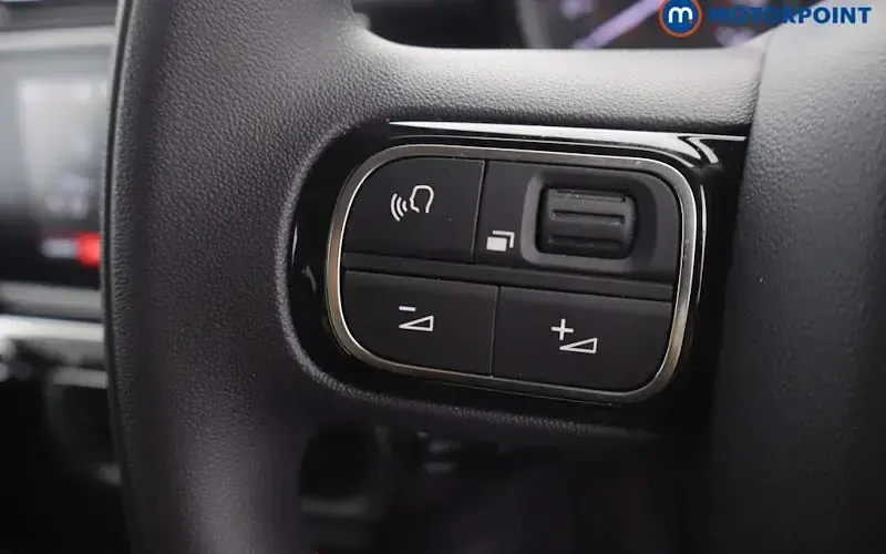 Used Citroën C3 PureTech 110 HP (80 kW) 2024 Beige Hatchback