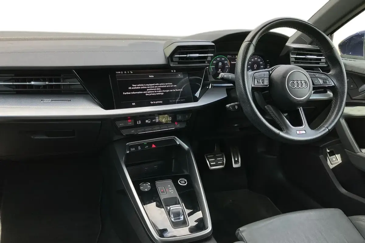 Begagnad Audi A3 e-tron S-Line 2021 Blå Halvkombi