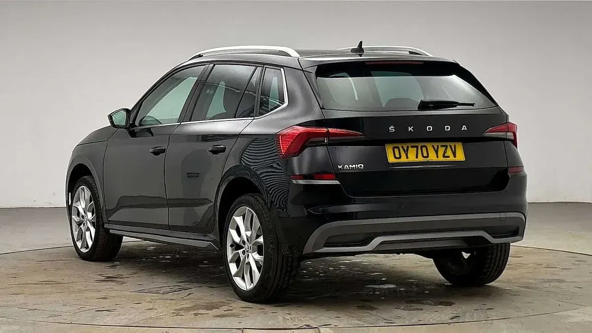 Used Skoda Kamiq SE L 85 HP (62 kW) 2020 Black magic pearl effect SUV
