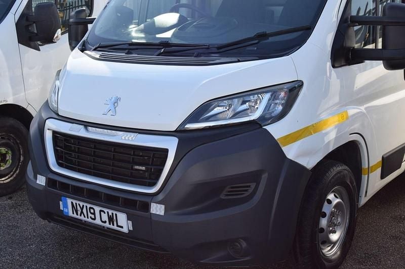 Used Peugeot Boxer 130 HP (95 kW) 2019 White Van