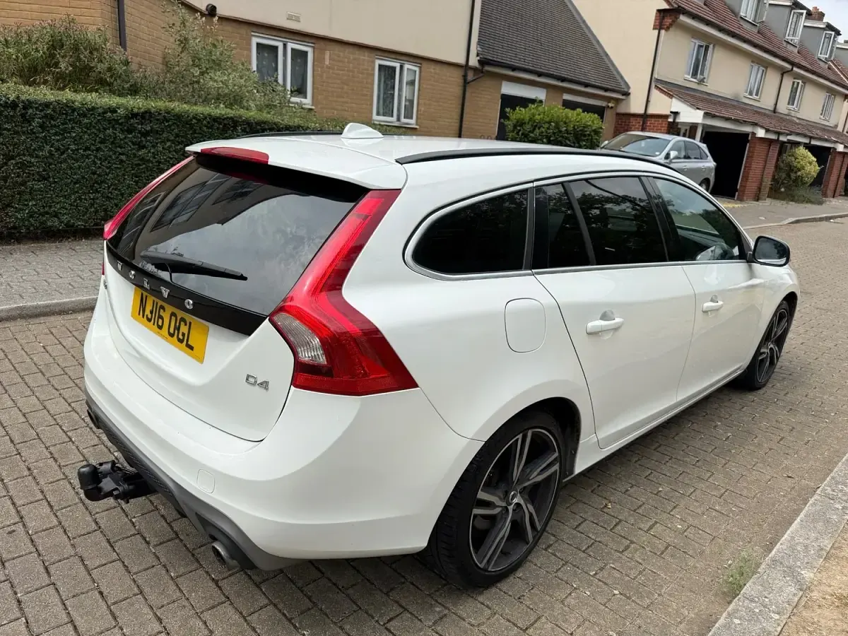 Used Volvo V60 R-Design 2016 White Estate