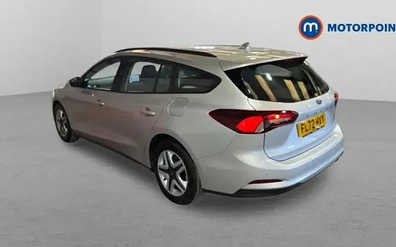 Używany Ford Focus Zetec 120 KM (88 kW) 2021 Srebrny Kombi