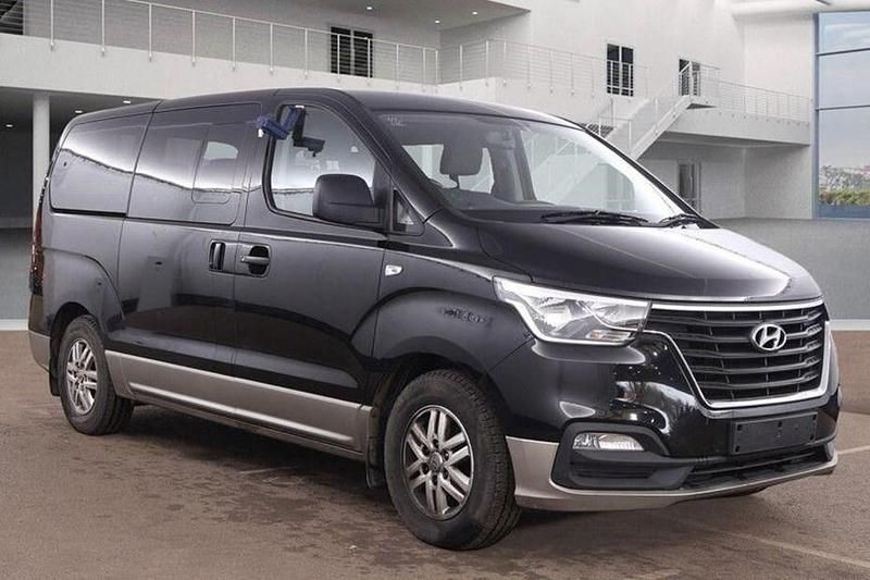 Used Hyundai I800 SE 170 HP (125 kW) 2018 Black MPV