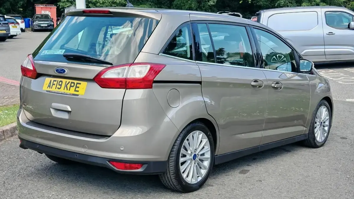Used Ford Grand C-Max Titanium 120 HP (88 kW) 2019 Silver MPV