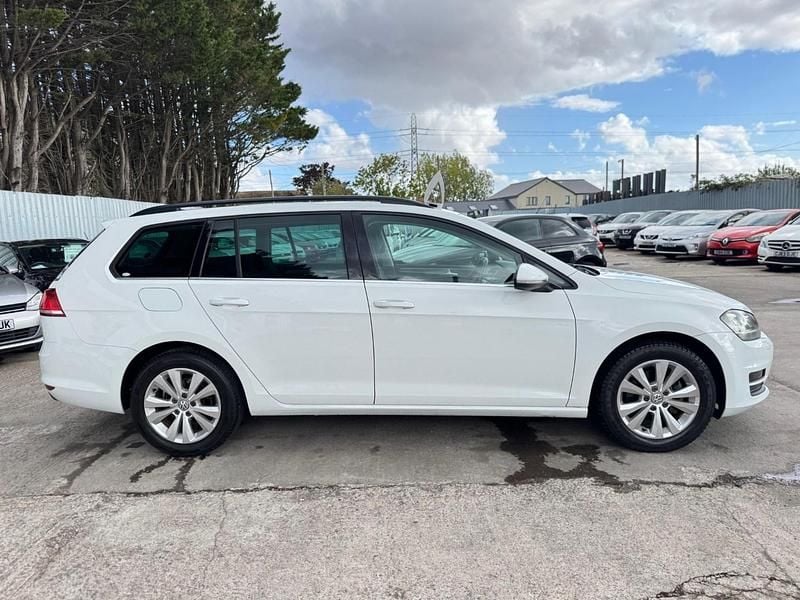 Used VW Golf VIII 105 HP (77 kW) 2025 White Estate
