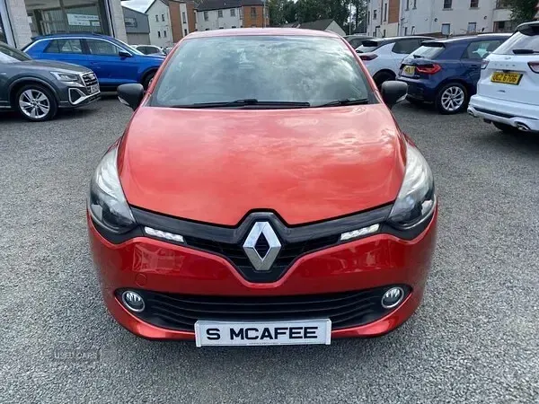 Used Renault Clio Expression+ 75 HP (55 kW) 2014 Red Hatchback