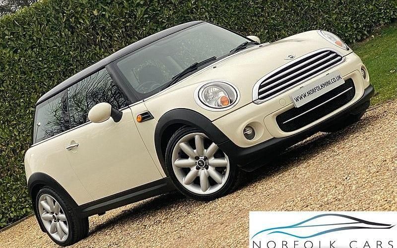 Pepper white Used 2013 Mini Cooper D Hatch Hatchback | £3,499 (Fair price) - Image 1/4