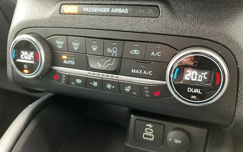 Used Ford Kuga Vignale 150 HP (110 kW) 2022 Red SUV