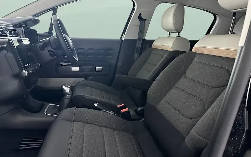 Usado Citroën C3 PureTech 83 CV (61 kW) 2024 Negro Utilitario