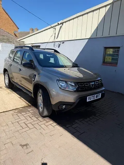 Begagnad Dacia Duster Essentiel 100 HK (73 kW) 2020 Beige SUV