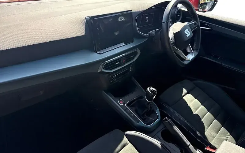Used Seat Arona Xperience Lux 116 HP (85 kW) 2024 Desire red SUV