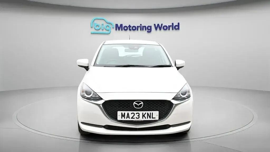 Używany Mazda 2 90 KM (66 kW) 2023 Biały Hatchback
