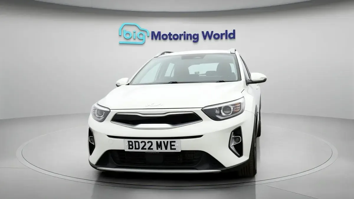 Used Kia Stonic 99 HP (72 kW) 2022 White SUV