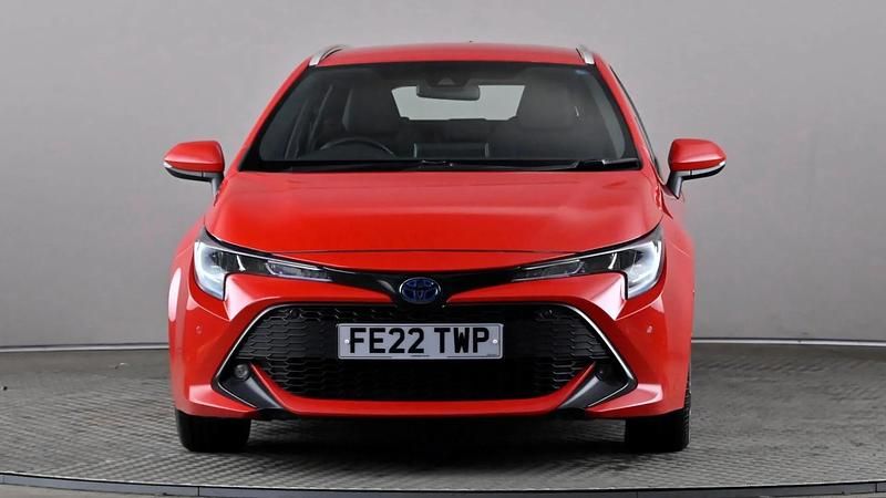 Used Toyota Corolla 122 HP (89 kW) 2022 Red Estate