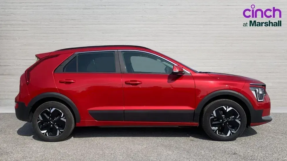 Begagnad Kia e-Niro 147 kW (201 HK) 2024 Röd SUV
