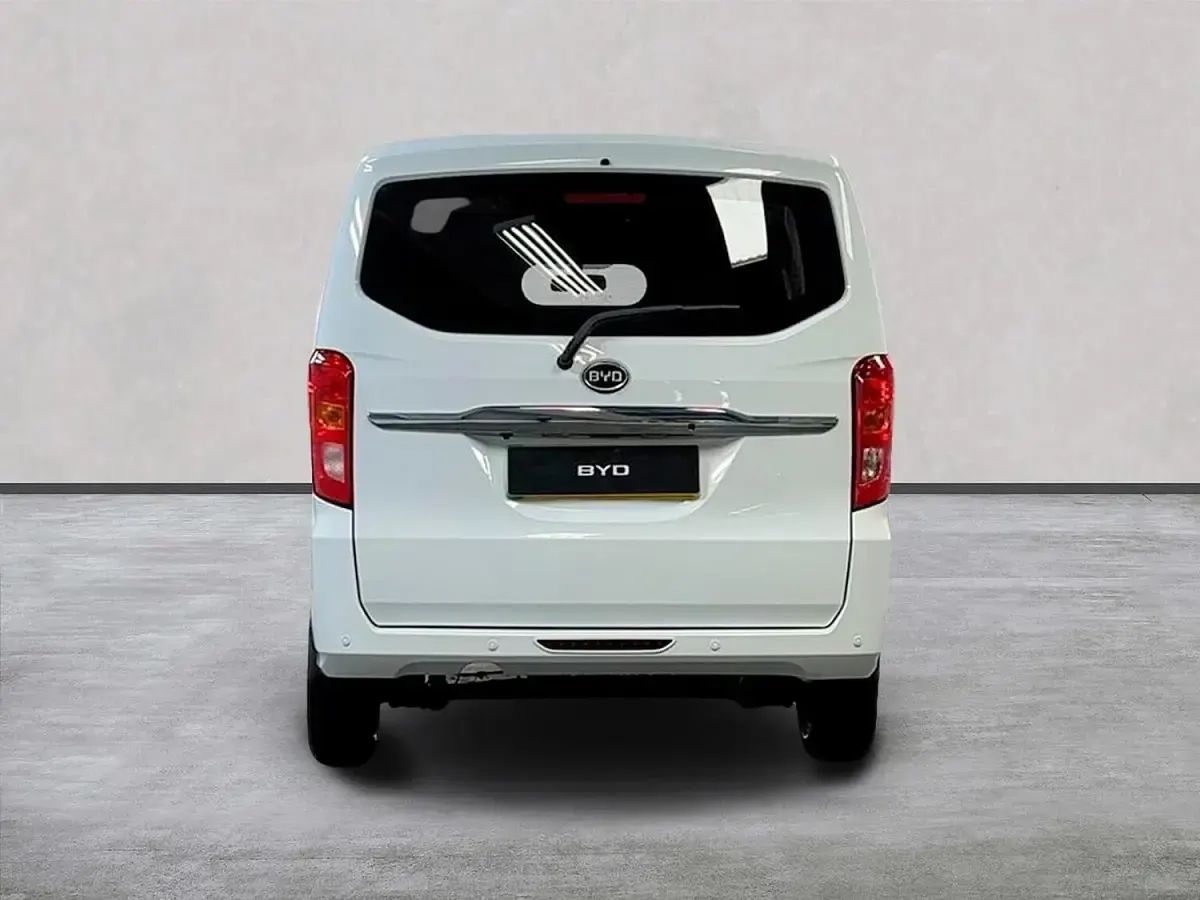 Used BYD ETP3 100 kW (136 HP) 2024 White Van