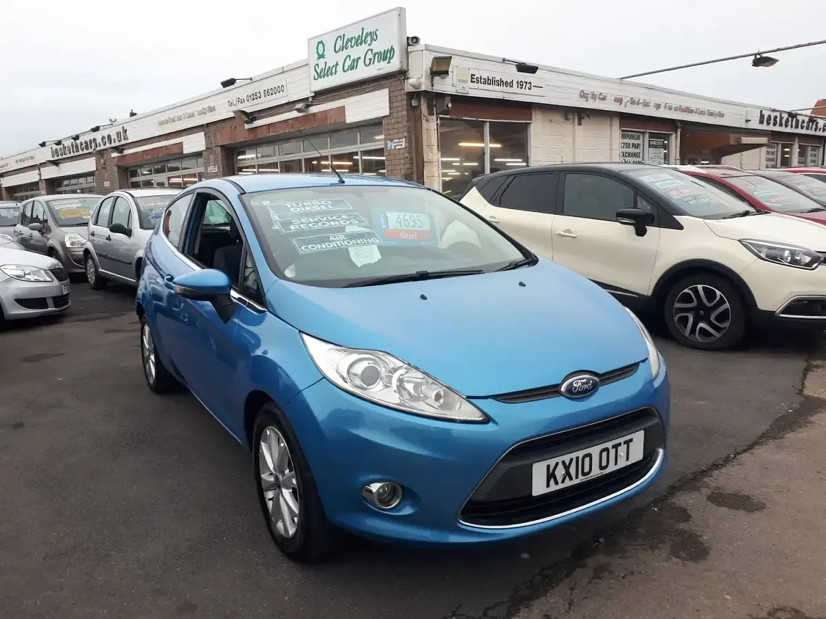 Used Ford Fiesta Zetec 95 HP (69 kW) 2010 Blue Hatchback