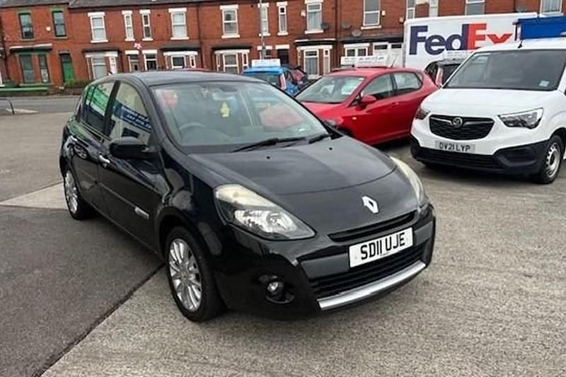Black Used 2011 Renault Clio II Dynamique Hatchback | £1,995 (Good price) - Image 1/1