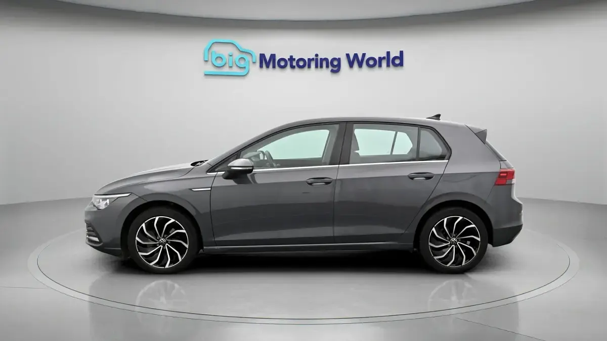 Used VW Golf VIII Style 128 HP (94 kW) 2021