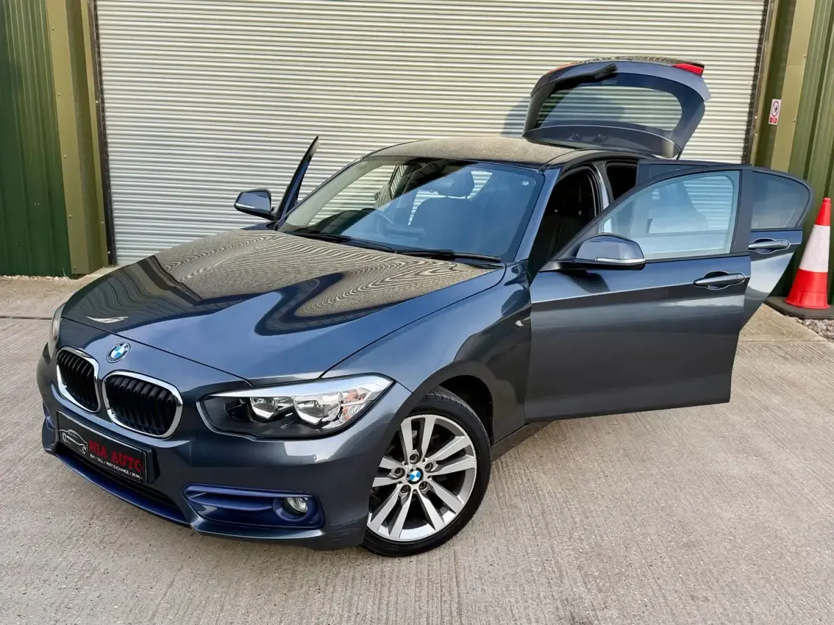 Usado BMW 118 Sport Line 2016 Cinzento Citadino