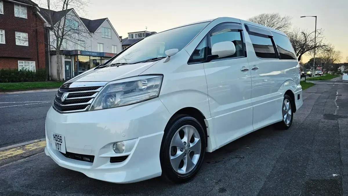 Usado Toyota Alphard 2019 Branco Monovolume