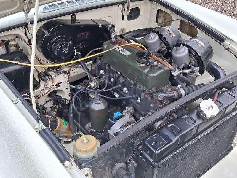 Used MG B GT 1969 White Coupe