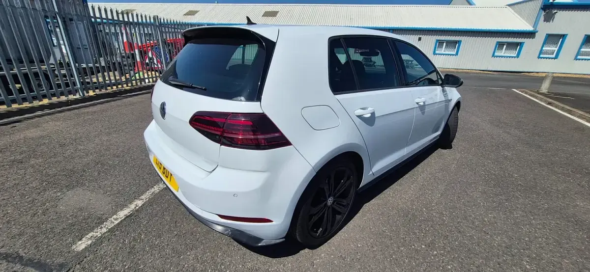 Used VW Golf VII GTD 2018 White Hatchback