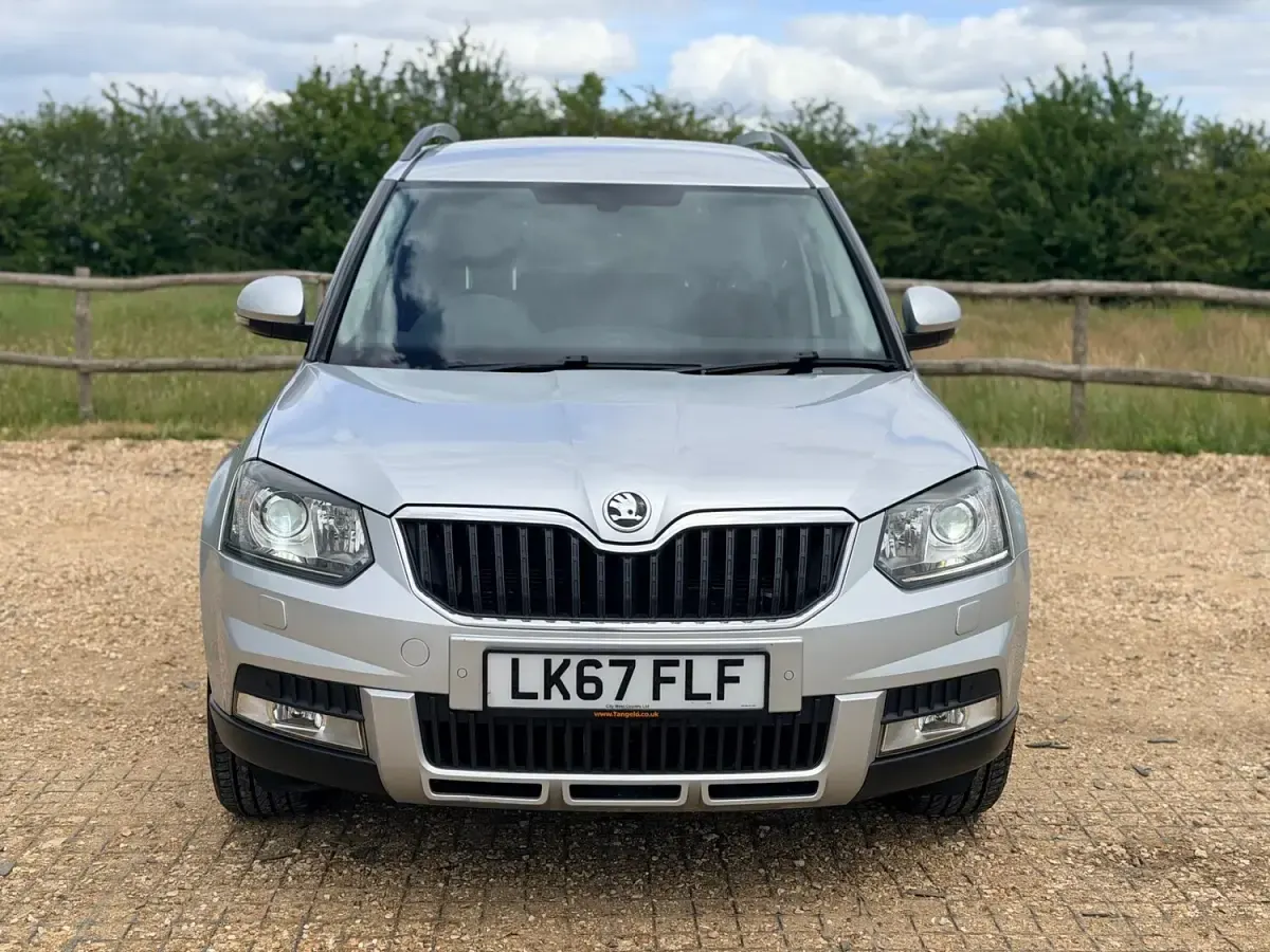 Used Skoda Yeti Drive 110 HP (80 kW) 2017 Silver SUV