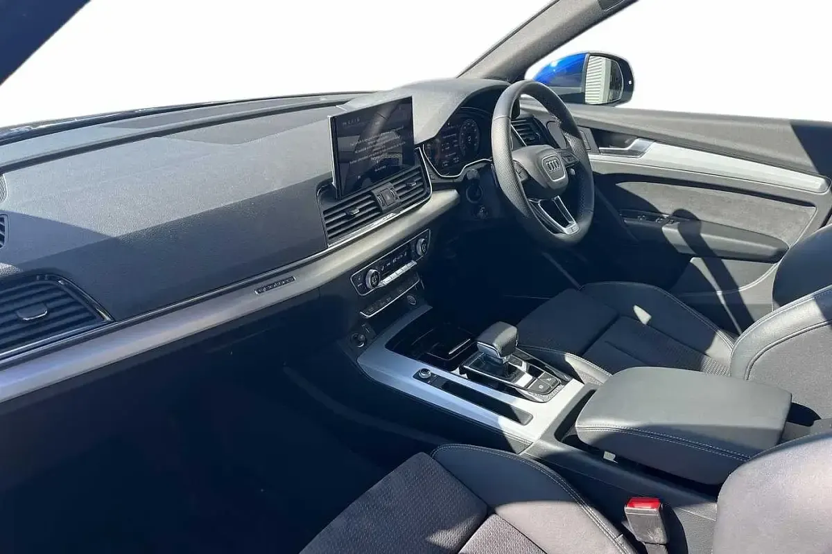 Used Audi Q5 S-Line 204 HP (150 kW) 2023 Blue SUV