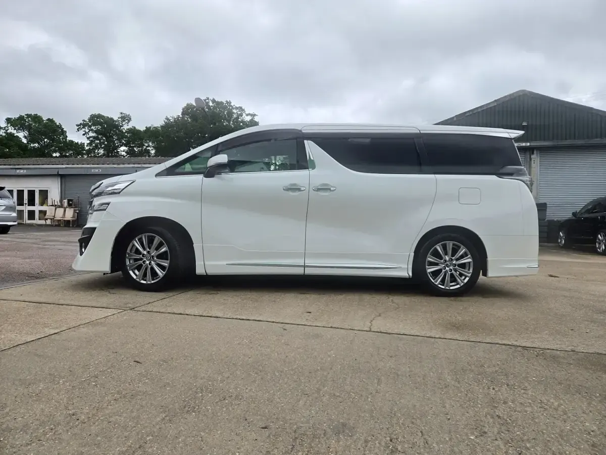 Used Toyota Alphard Executive 2016 White MPV