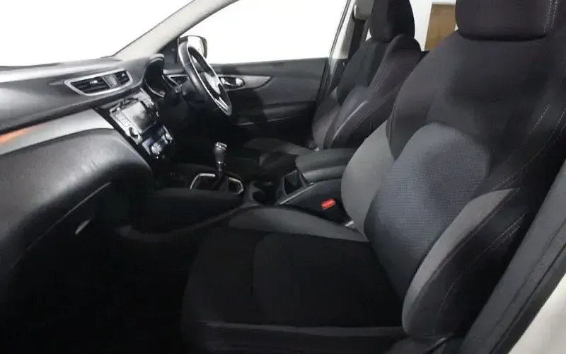 Used Nissan Qashqai N-Connecta 140 HP (102 kW) 2019 White SUV