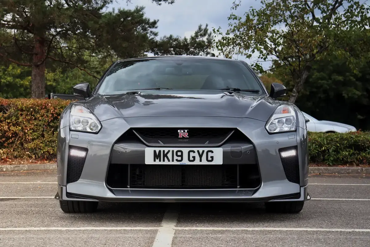 Used Nissan GT-R Recaro 570 HP (419 kW) 2021 Metallic  gun metal Coupe