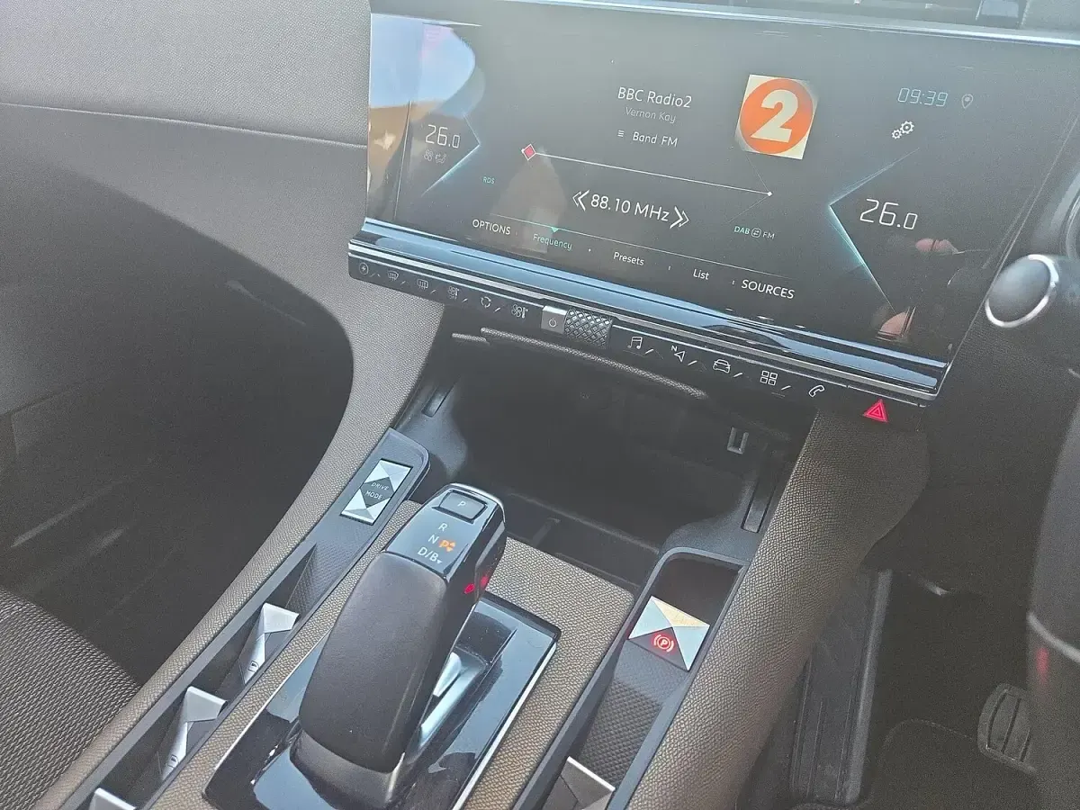Używany DS Automobiles DS7 Crossback Elegance 225 KM (165 kW) 2021 Biały SUV
