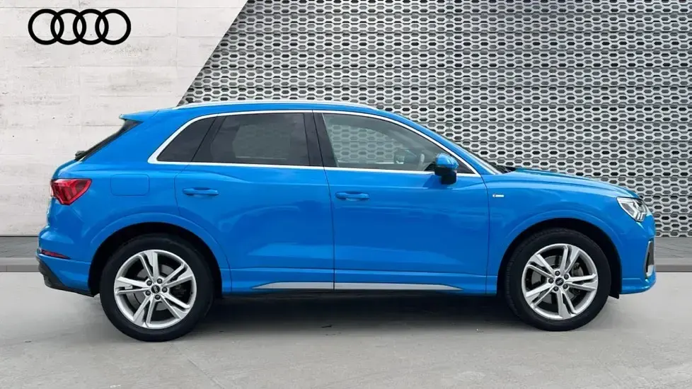 Used Audi Q3 S-Line 190 HP (139 kW) 2022 Blue SUV