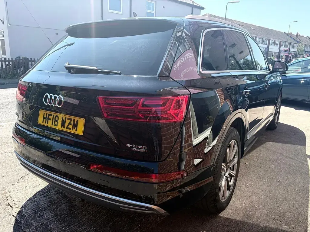Used Audi Q7 Advanced 373 HP (274 kW) 2018 Black SUV