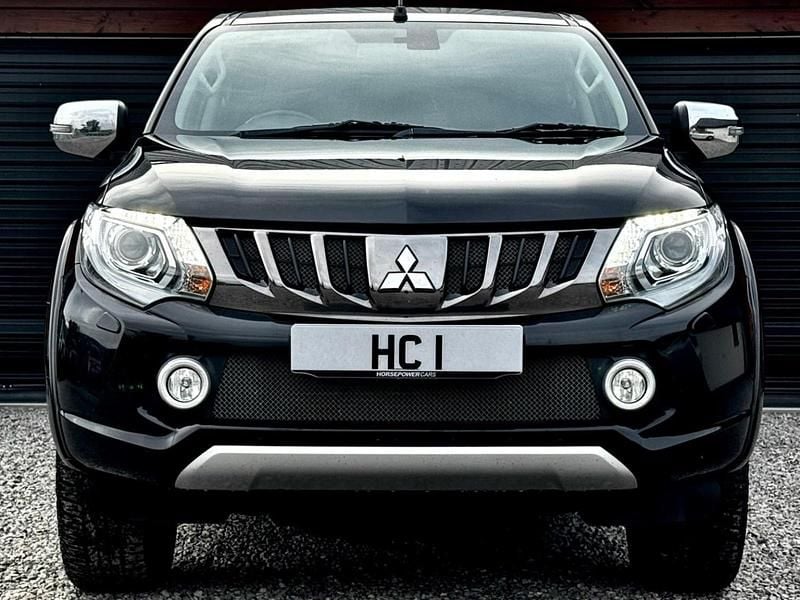 Used Mitsubishi L200 2017 Black Pickup