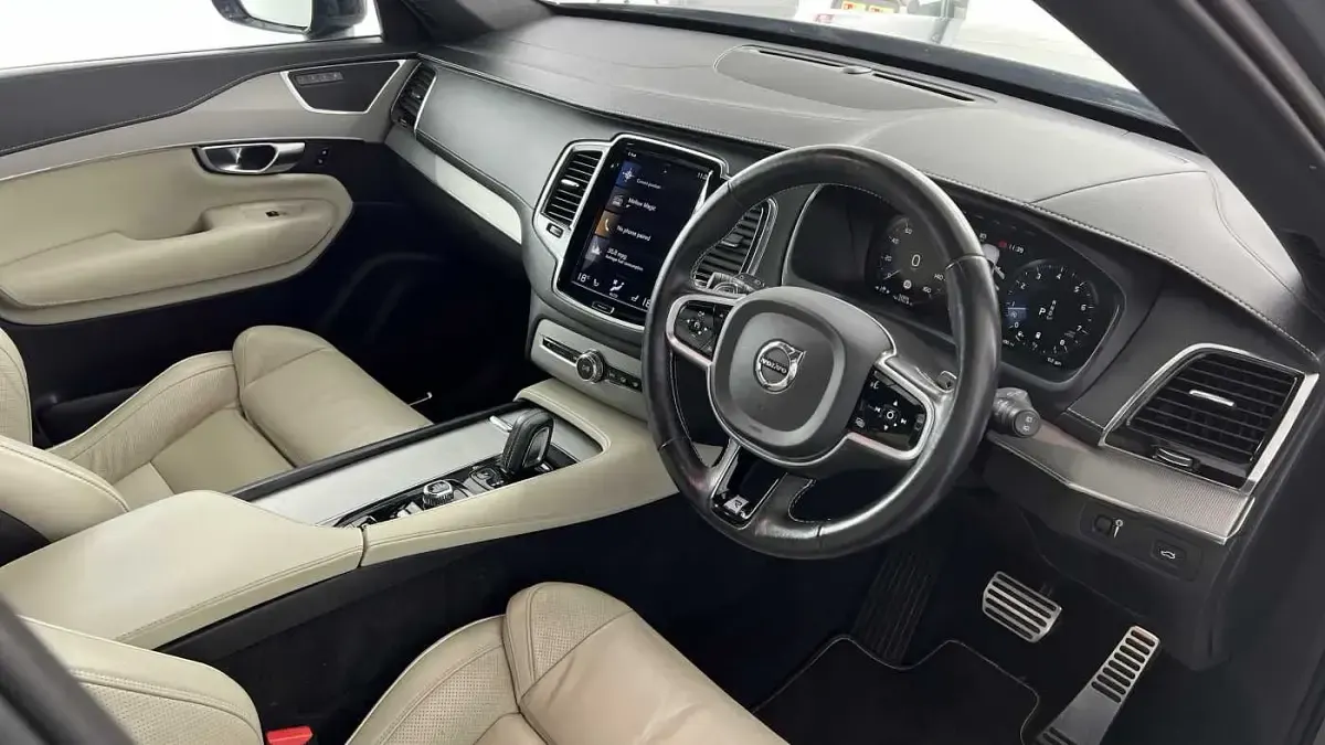 Used Volvo XC90 R-Design 247 HP (181 kW) 2020 Grey SUV