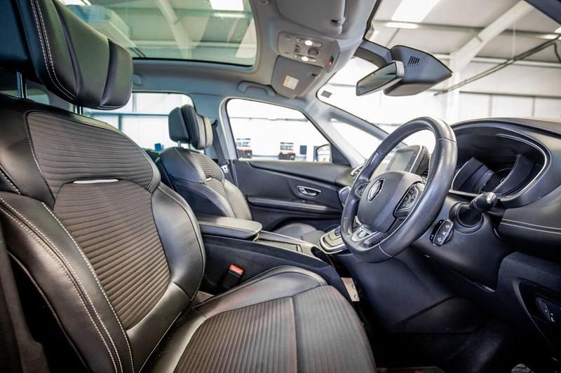 Used Renault Grand Scénic IV Dynamique 110 HP (80 kW) 2017 Silver/black MPV