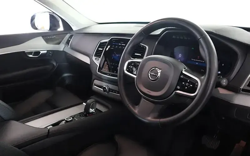 Used Volvo XC90 Plus 235 HP (172 kW) 2023 Grey SUV